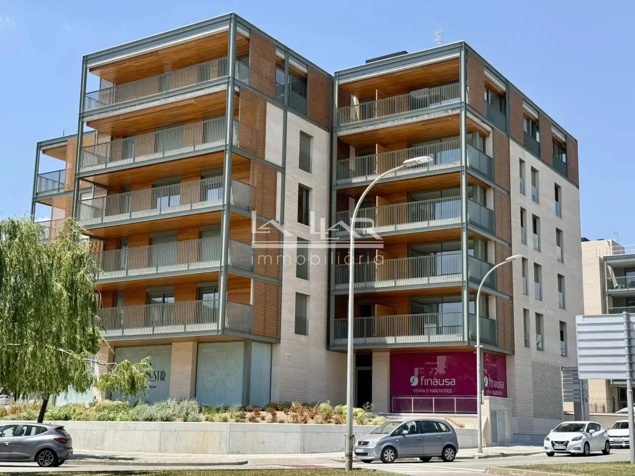 Vista exterior de Piso de alquiler en Vic con Calefacción, Terraza y Trastero
