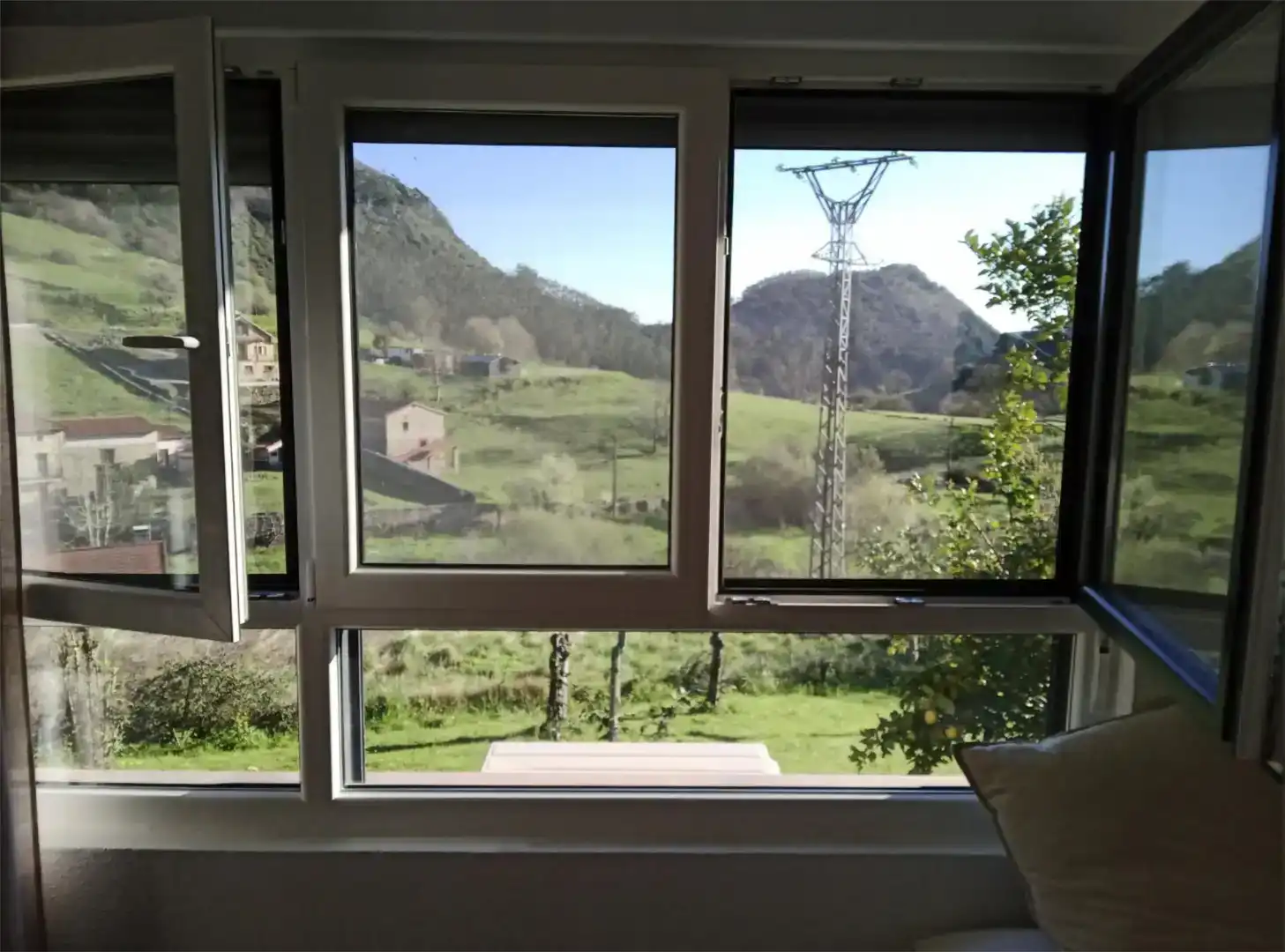 Jardí de Finca rústica en venda en Puente Viesgo amb Aire condicionat i Balcó