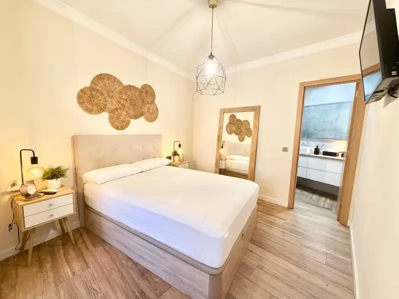 Habitación de Piso en venta en Torremolinos con Aire acondicionado, Terraza y Lavadora