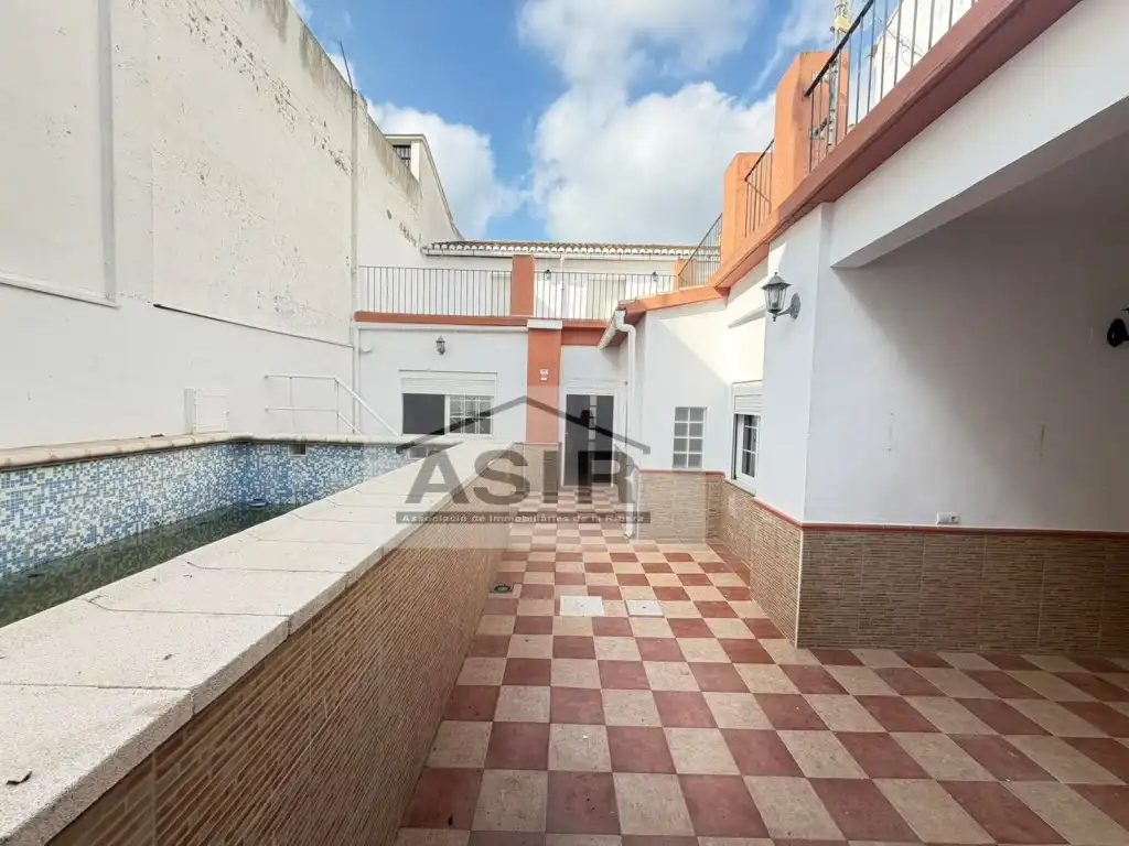 Casa amb piscina en venda a Calle Matilde Malo, imagen 3