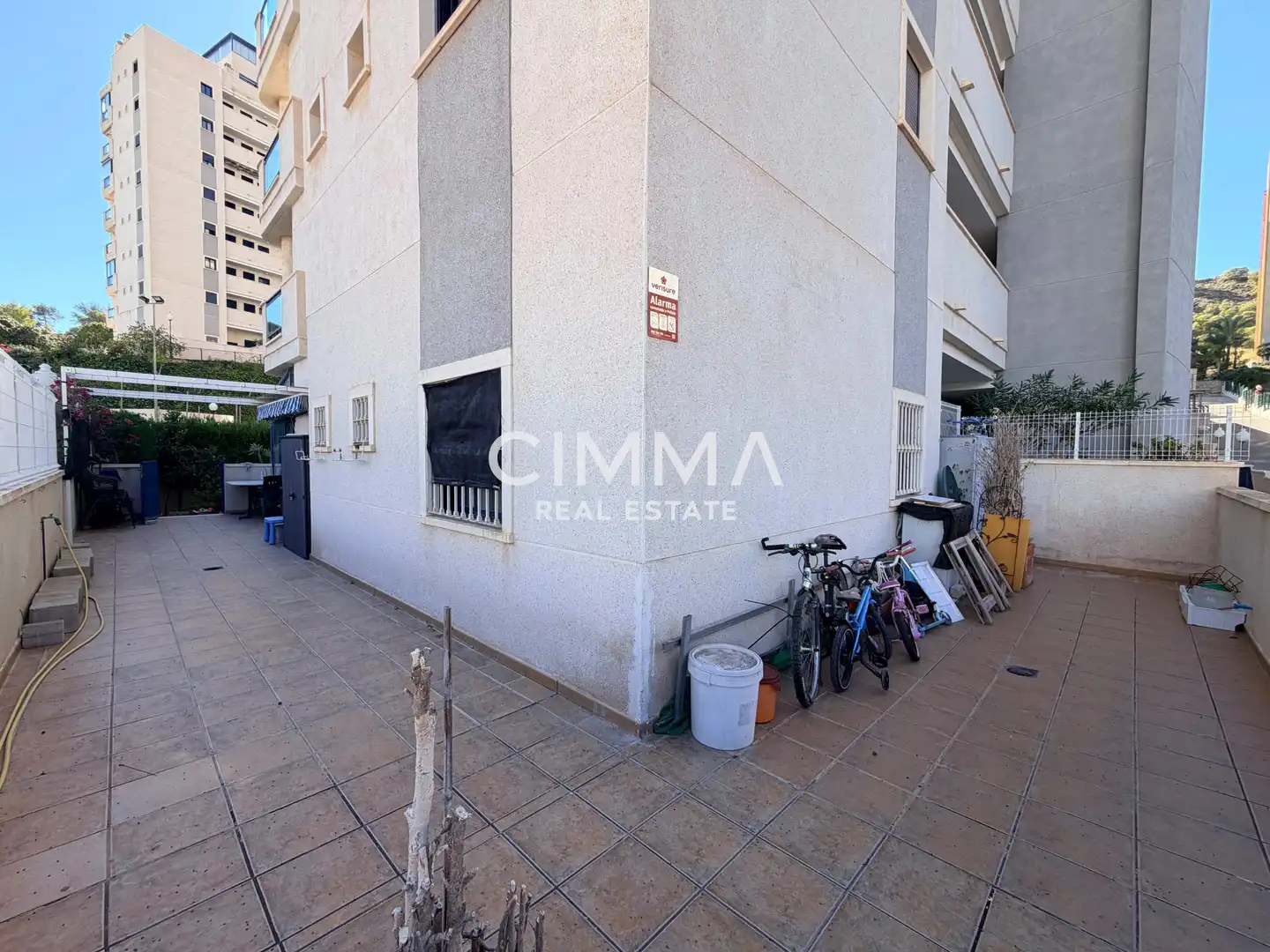 Außenansicht von Erdgeschoss zum Verkauf in Villajoyosa / La Vila Joiosa mit Privatgarten, Terrasse und Schwimmbad