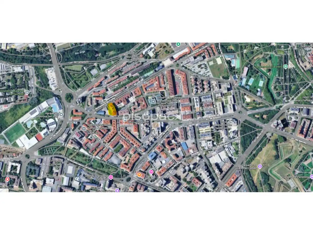 Vista exterior de Piso en venta en  Pamplona / Iruña con Calefacción y Alarma
