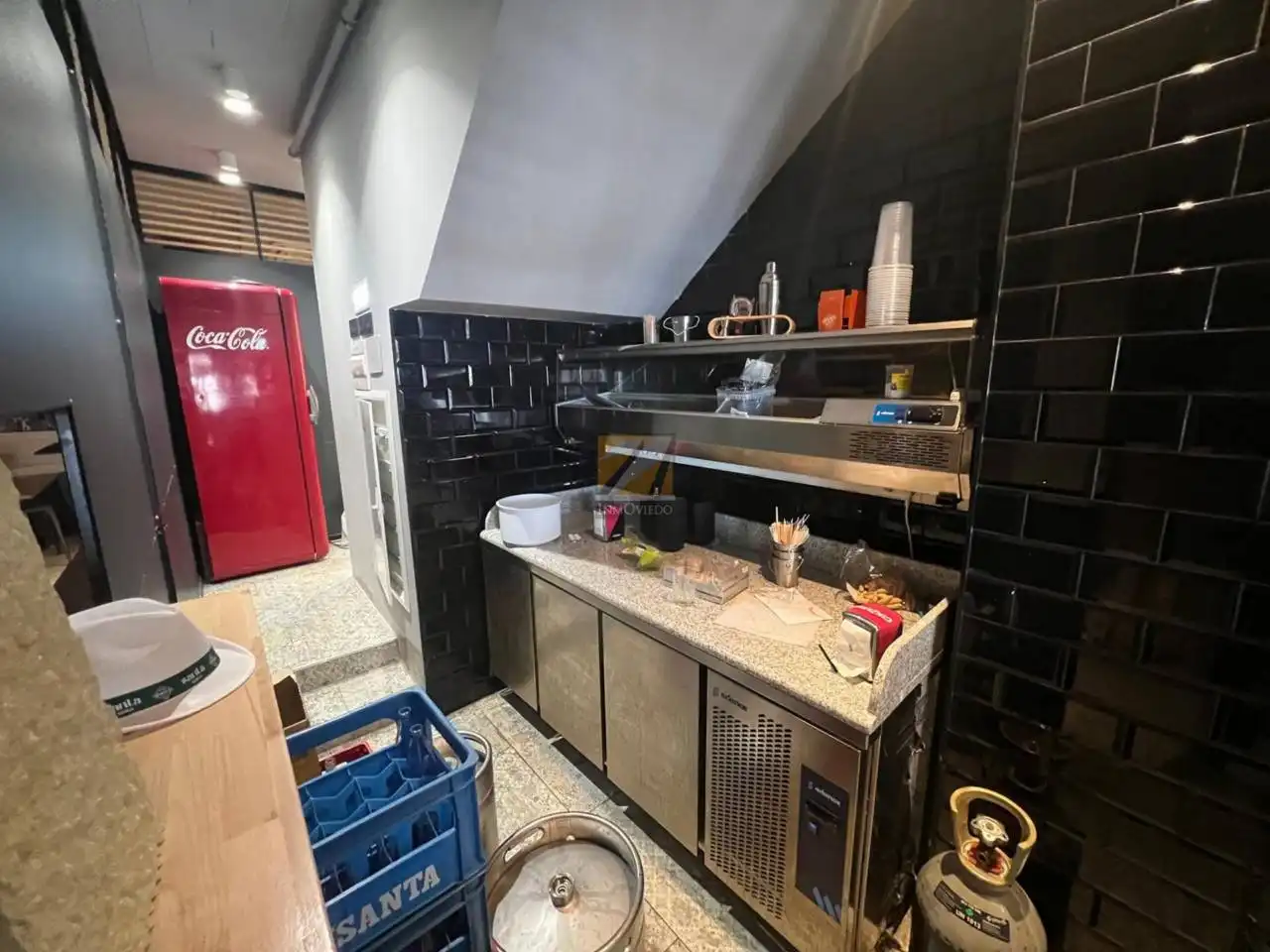 Cocina de Local en venta en Oviedo  con Aire acondicionado y Alarma