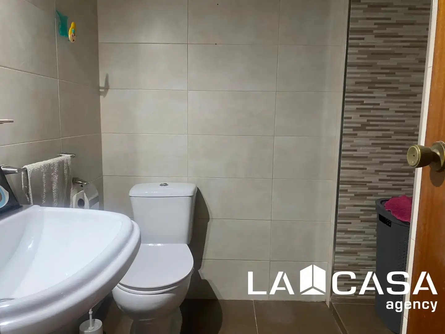 Badezimmer von Wohnung zum Verkauf in Dos Hermanas mit Klimaanlage und Terrasse