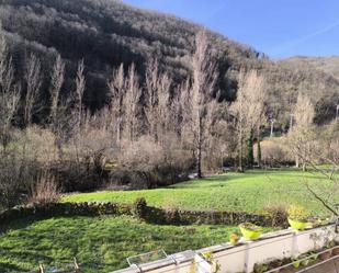 Vista exterior de Pis de lloguer en Aller amb Calefacció, Parquet i Moblat