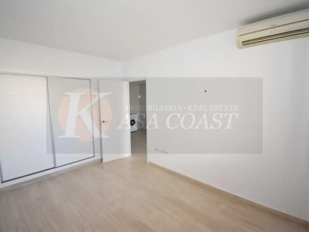 Habitación de Piso en venta en Fuengirola con Aire acondicionado, Jardín privado y Terraza