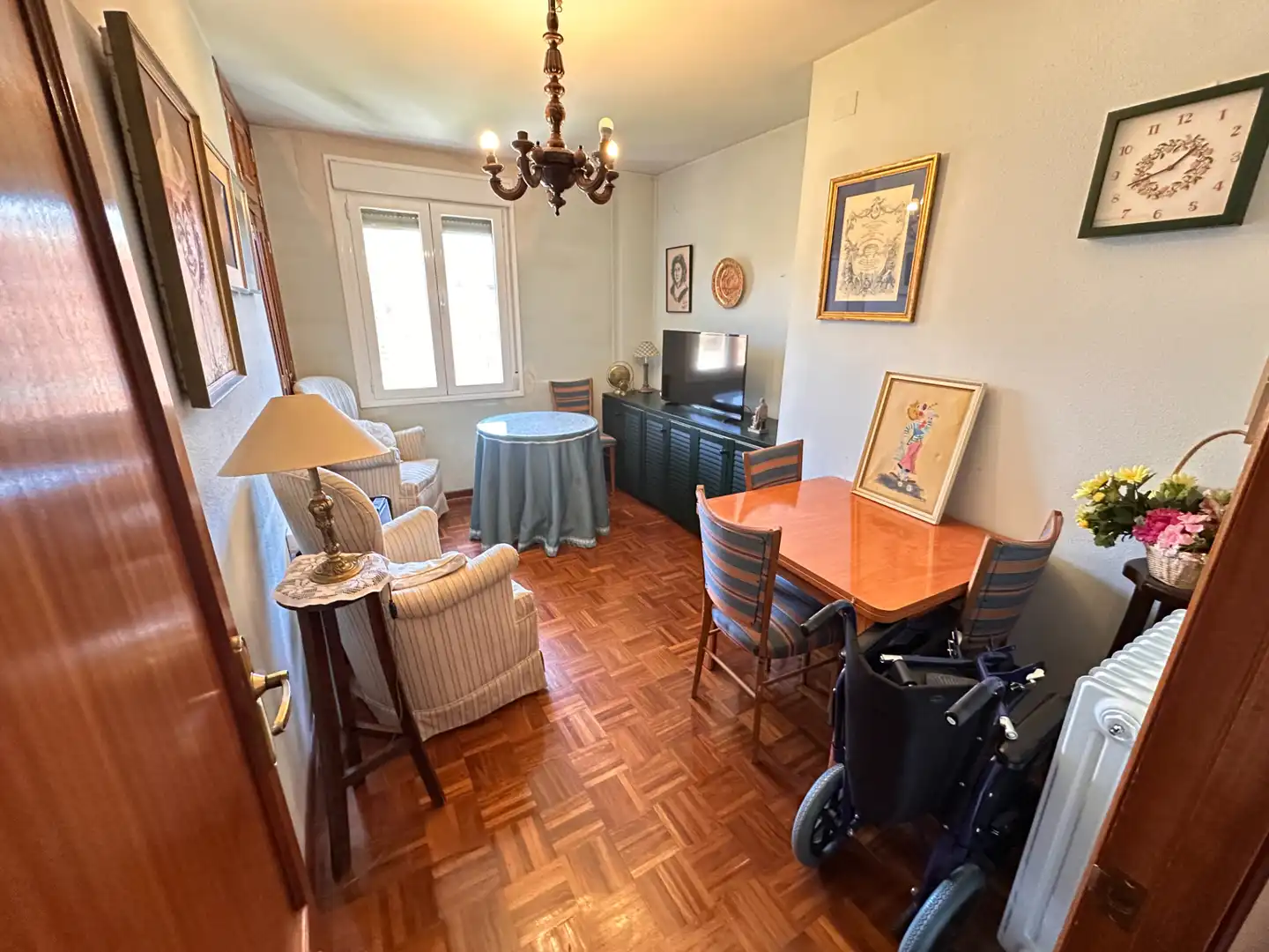Wohnzimmer von Wohnung zum Verkauf in Cuenca mit Heizung, Parkett und Terrasse