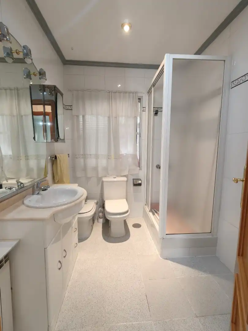 Baño de Piso en venta en Alcorcón con Calefacción, Terraza y Piscina comunitaria