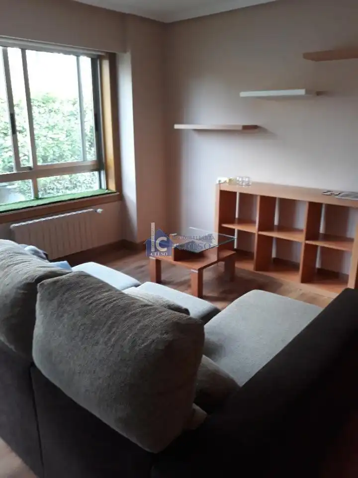 Sala d'estar de Dúplex en venda en Ourense Capital  amb Calefacció, Traster i Moblat