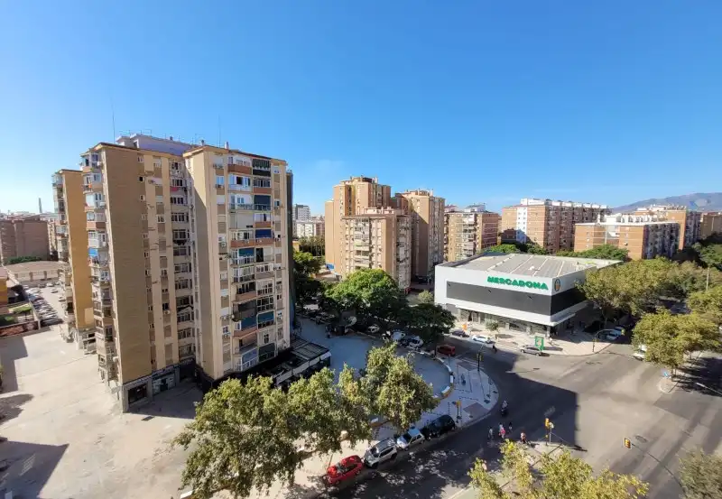Vista exterior de Piso en venta en Málaga con Aire acondicionado, Calefacción y Horno