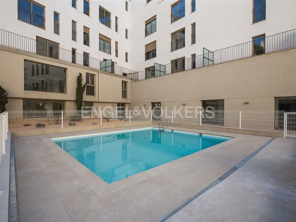Piscina de Pis de lloguer en Valencia amb Aire condicionat, Calefacció i Terrassa
