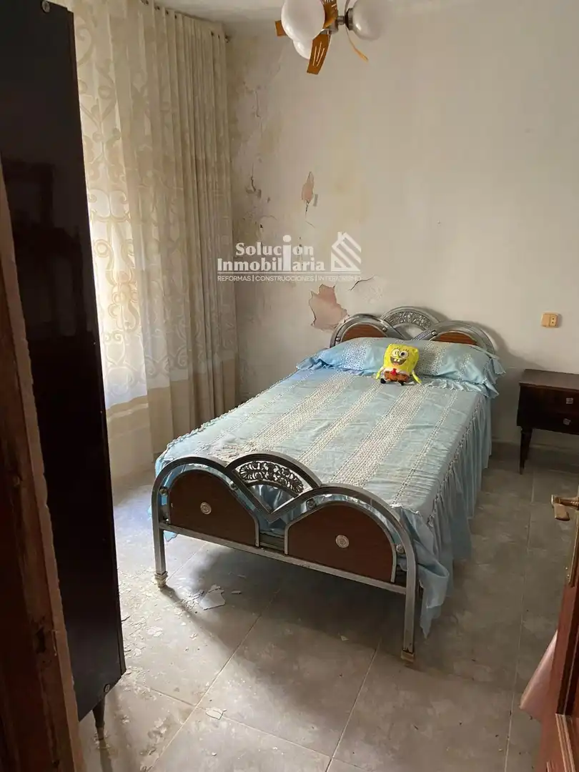 Bedroom of Houses for sale in Salamanca  with Terrace and Furnished