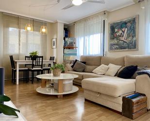 Sala d'estar de Àtic en venda en  Logroño amb Calefacció, Jardí privat i Parquet