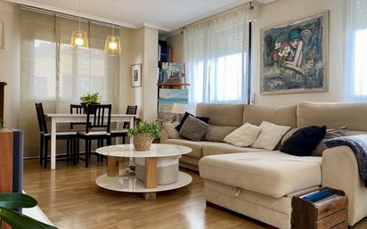 Living room of Attic for sale in  Logroño  with Heating, Private garden and Parquet flooring