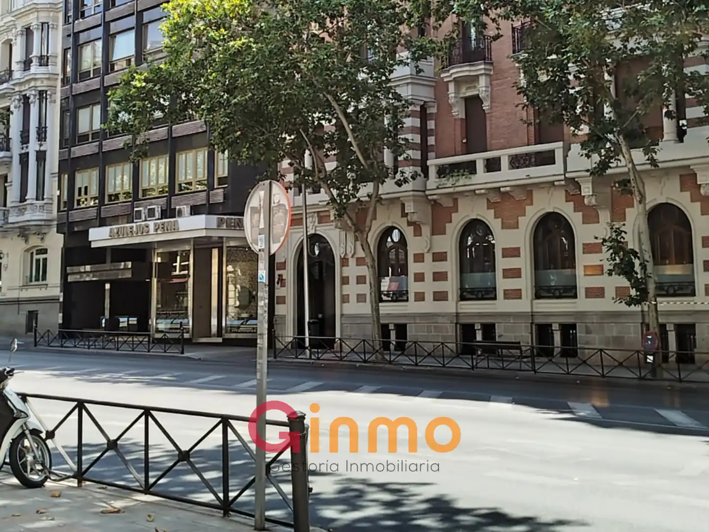 Vista exterior de Garaje en venta en Madrid con Alarma