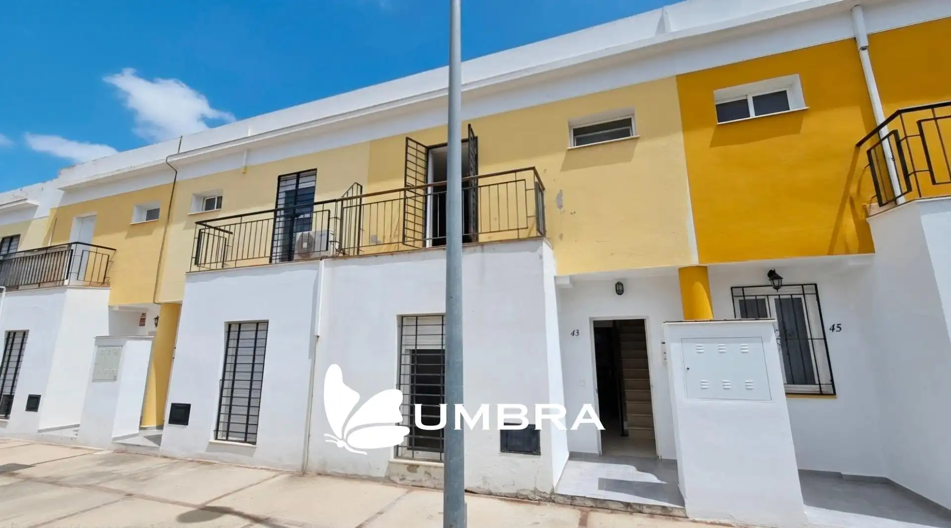 Adosado con terraza en venta en DE ANDALUCIA 43