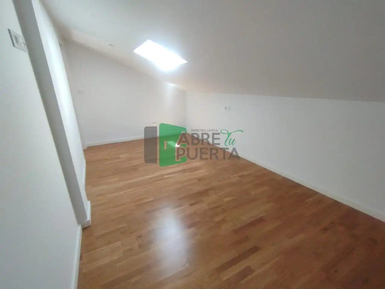Maisonette zur Miete in Ourense Capital  mit Heizung, Abstellraum und Balkon