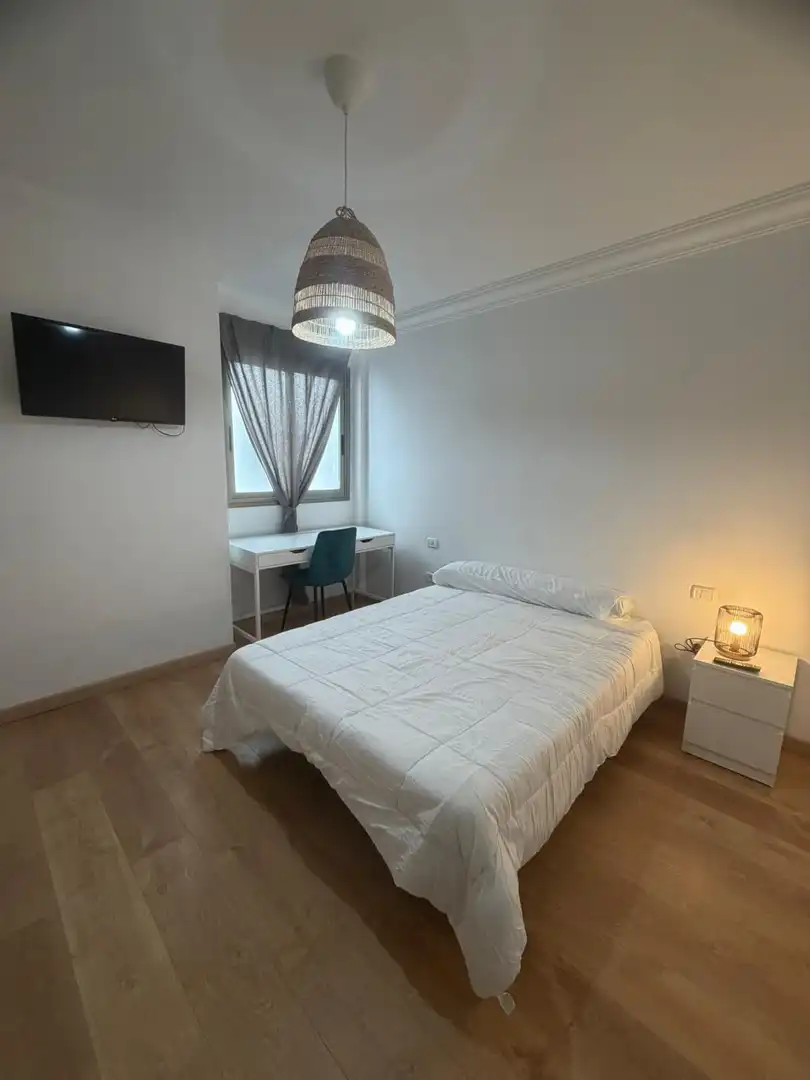 Bedroom of Flat for share in San Cristóbal de la Laguna  with Parquet flooring and Furnished