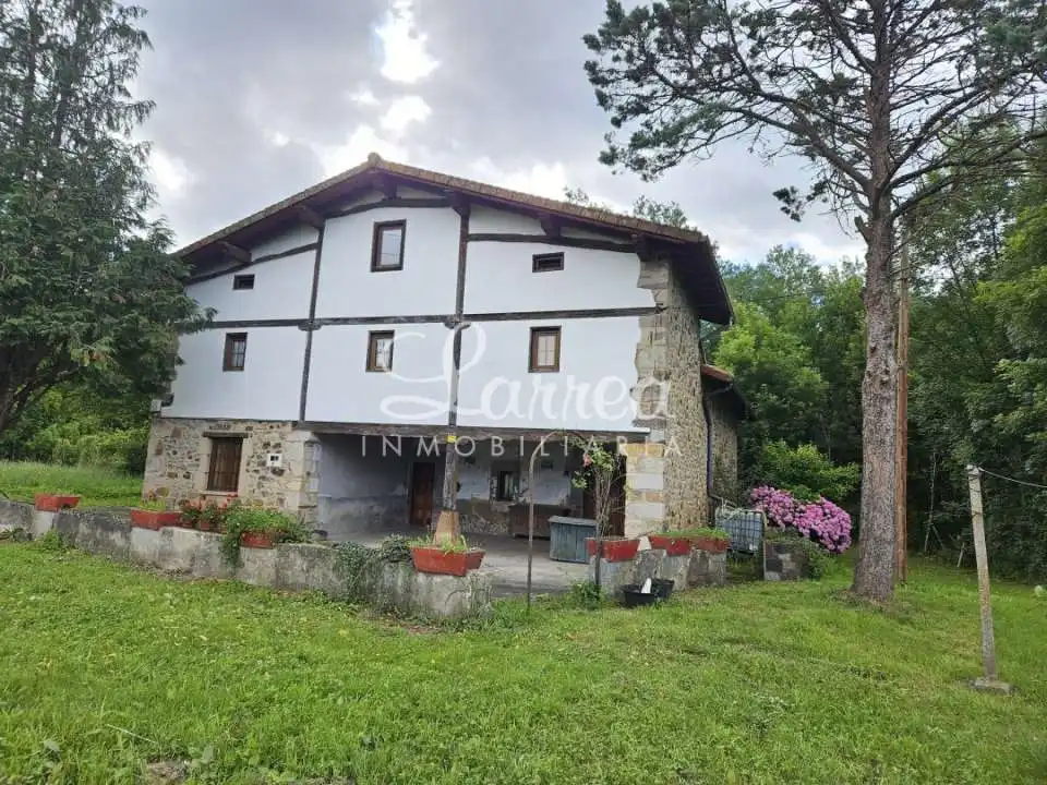 Casa rústica con jardín en venta en Abadiño, imagen 2