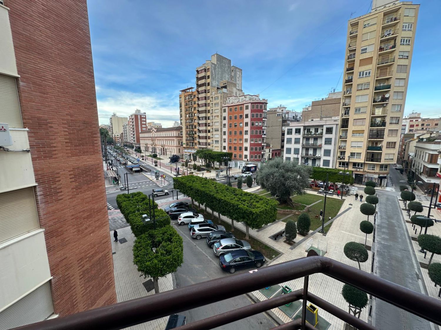 Vista exterior de Pis en venda en Castellón de la Plana / Castelló de la Plana amb Aire condicionat, Calefacció i Parquet