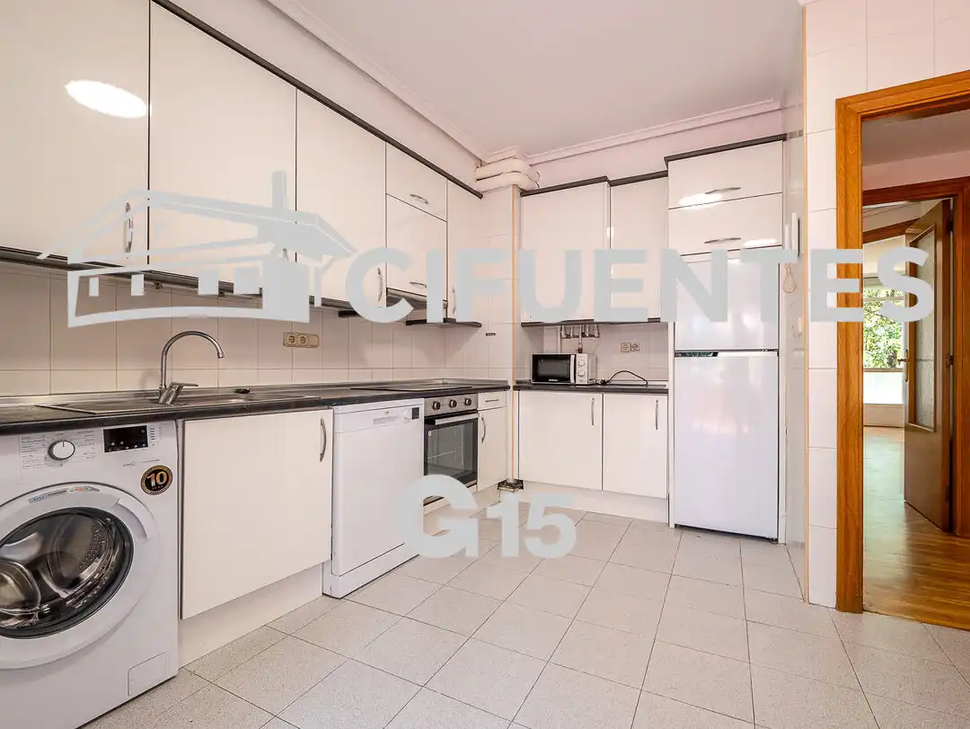 Flat with lift for sale in Txomin Agirre Pasealekua, imagen 12