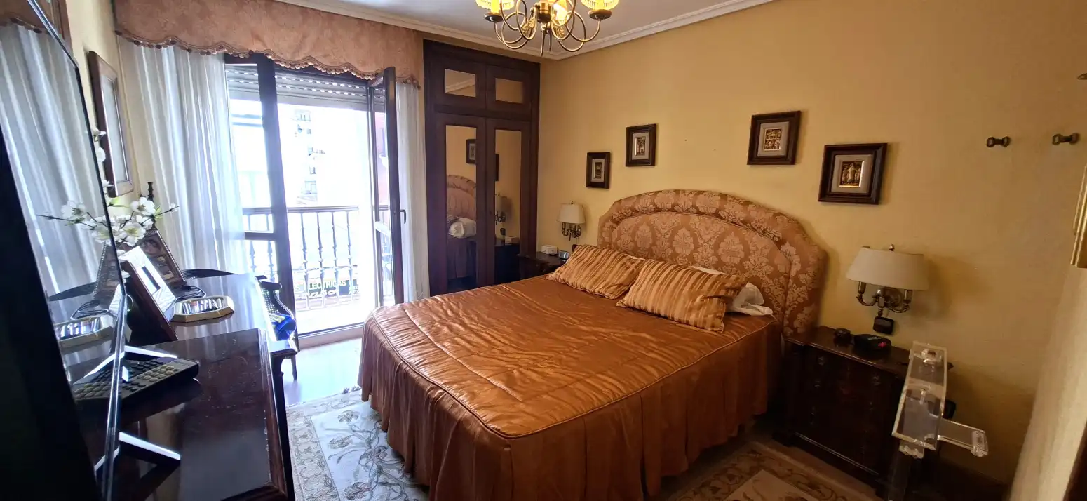 Schlafzimmer von Wohnung zum Verkauf in Torrelavega  mit Heizung, Parkett und Abstellraum