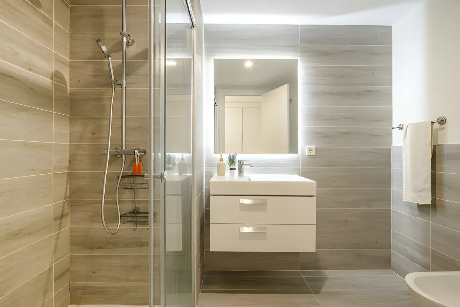 Bany de Apartament en venda en Estepona amb Aire condicionat, Jardí privat i Terrassa