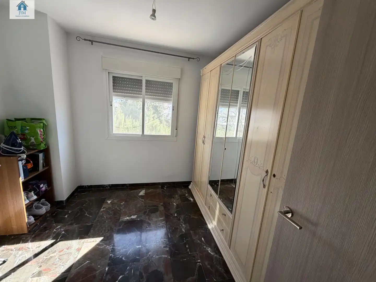 Habitación de Casa adosada en venta en La Zubia con Jardín privado y Balcón