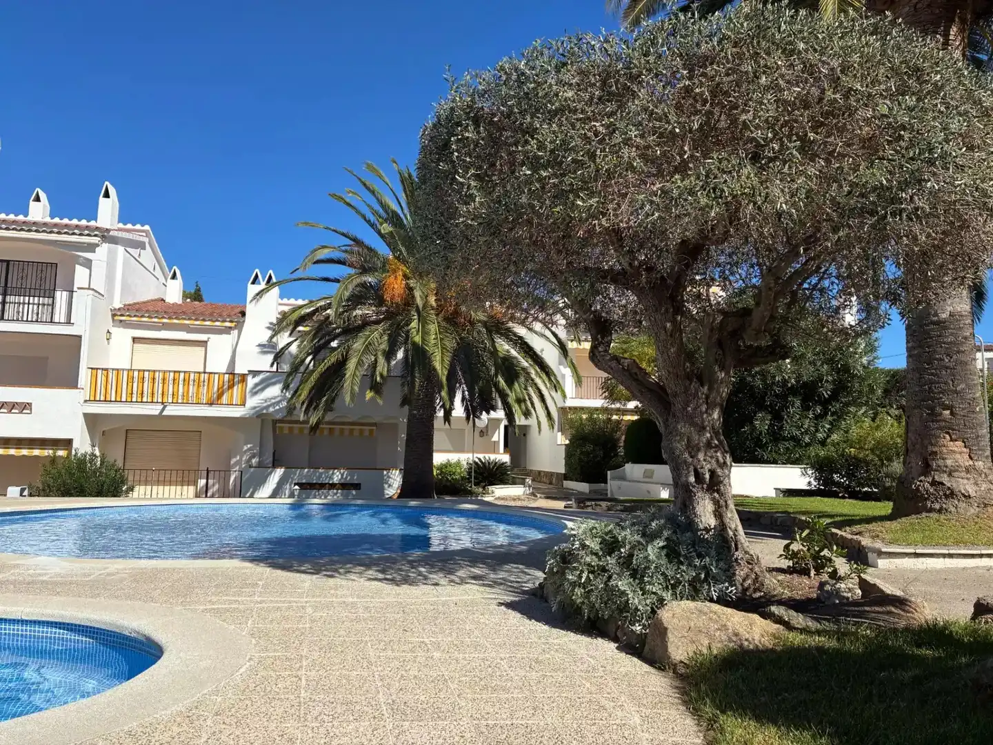 Vista exterior de Apartamento en venta en Roses con Aire acondicionado, Calefacción y Terraza