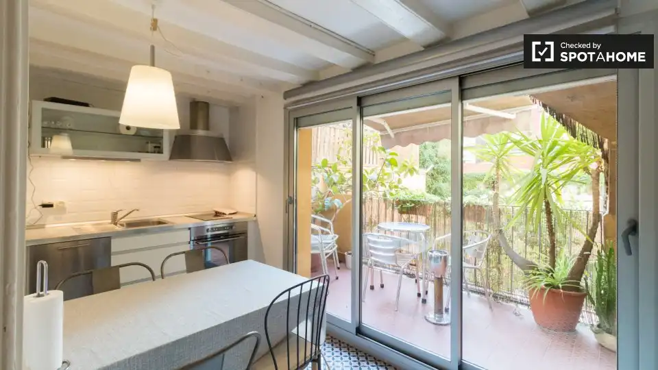 Terraza de Apartamento para compartir en Barcelona con Aire acondicionado, Calefacción y Terraza