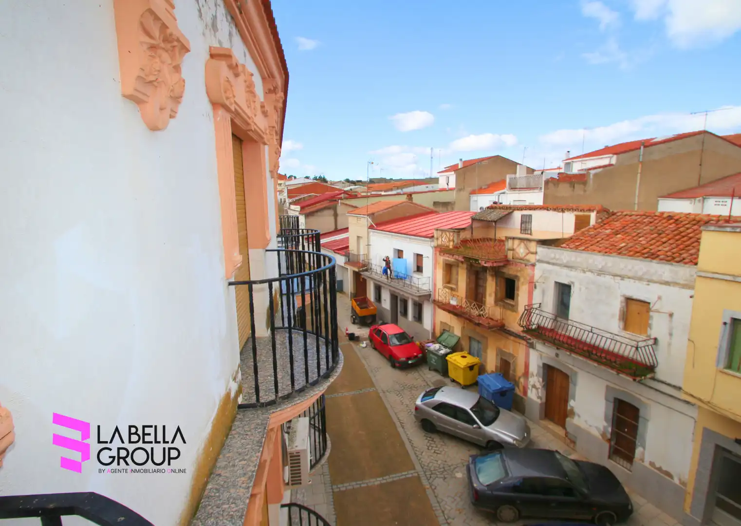 Vista exterior de Casa o xalet en venda en Orellana la Vieja amb Aire condicionat, Terrassa i Piscina