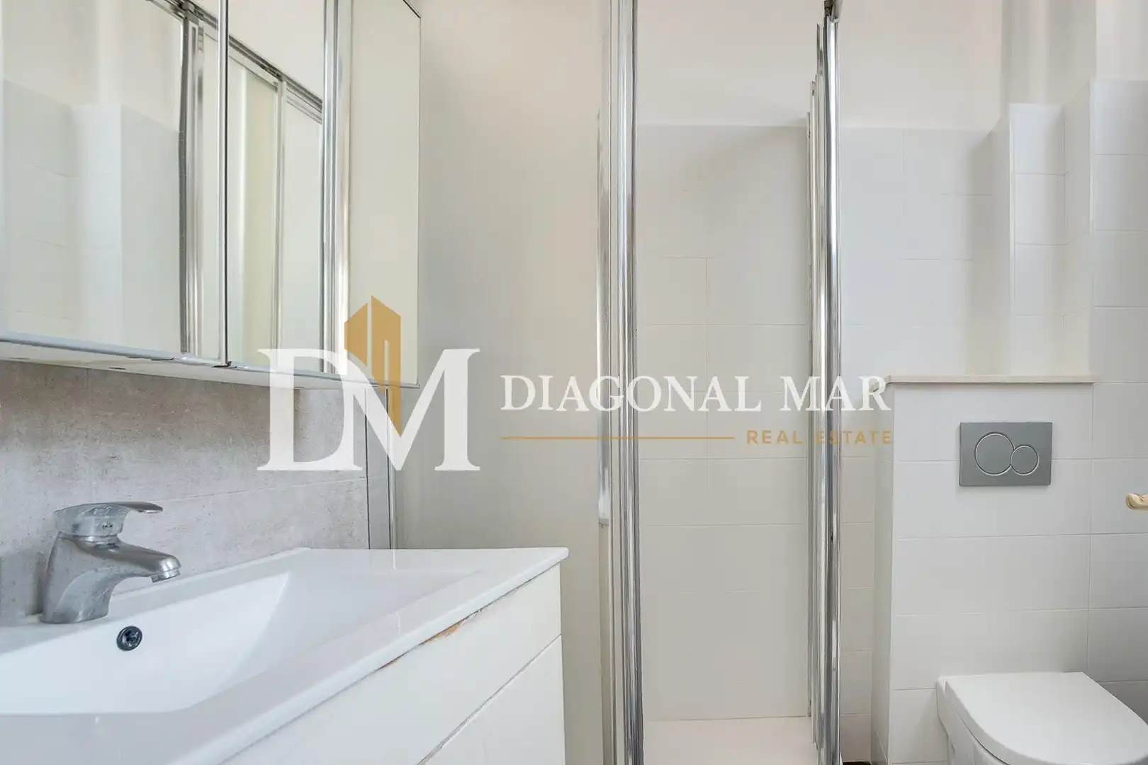 Baño de Piso en venta en Barcelona con Aire acondicionado y Alarma