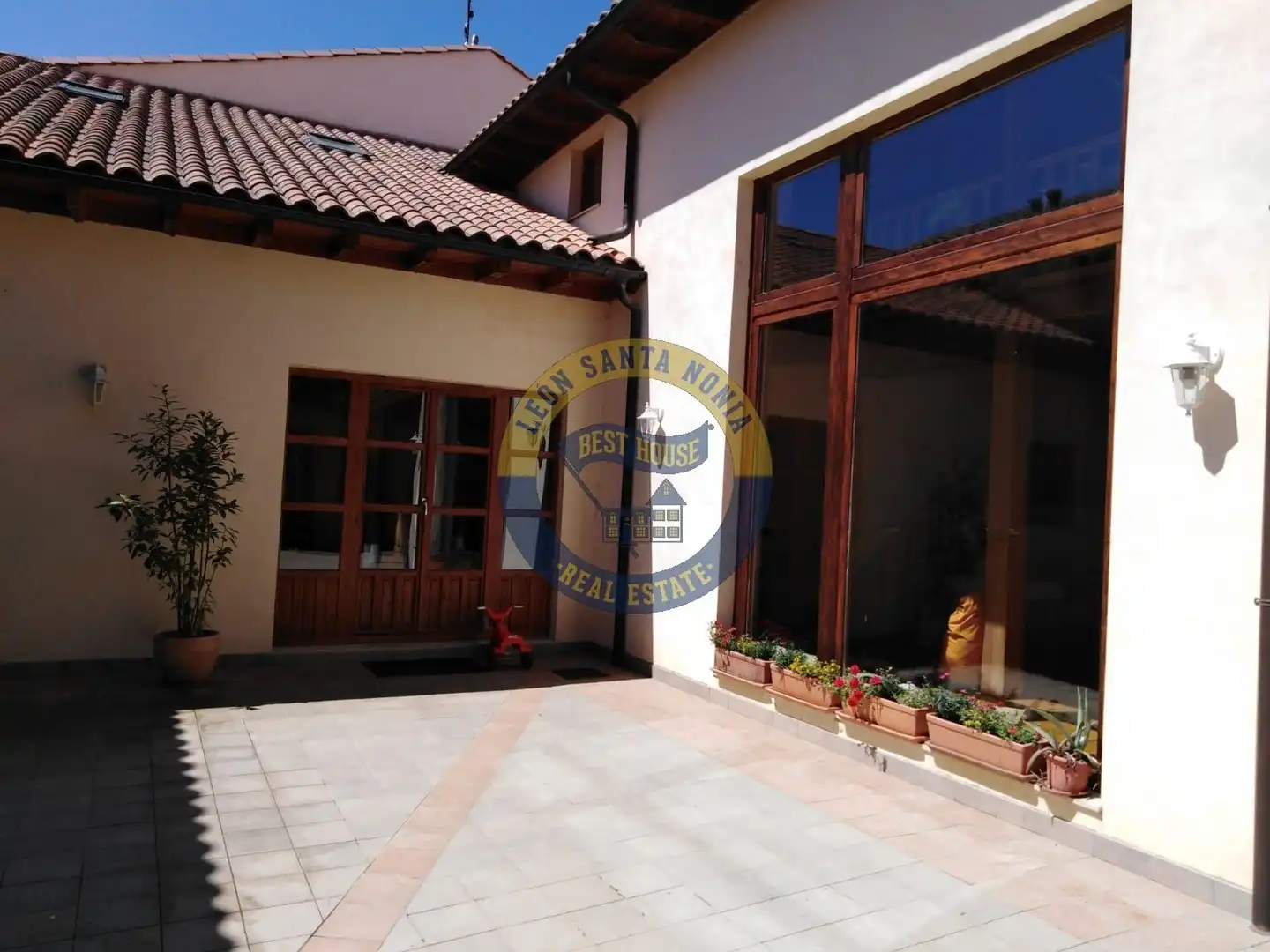 Exterior view of Houses for sale in Villaquilambre  with Heating, Private garden and Terrace