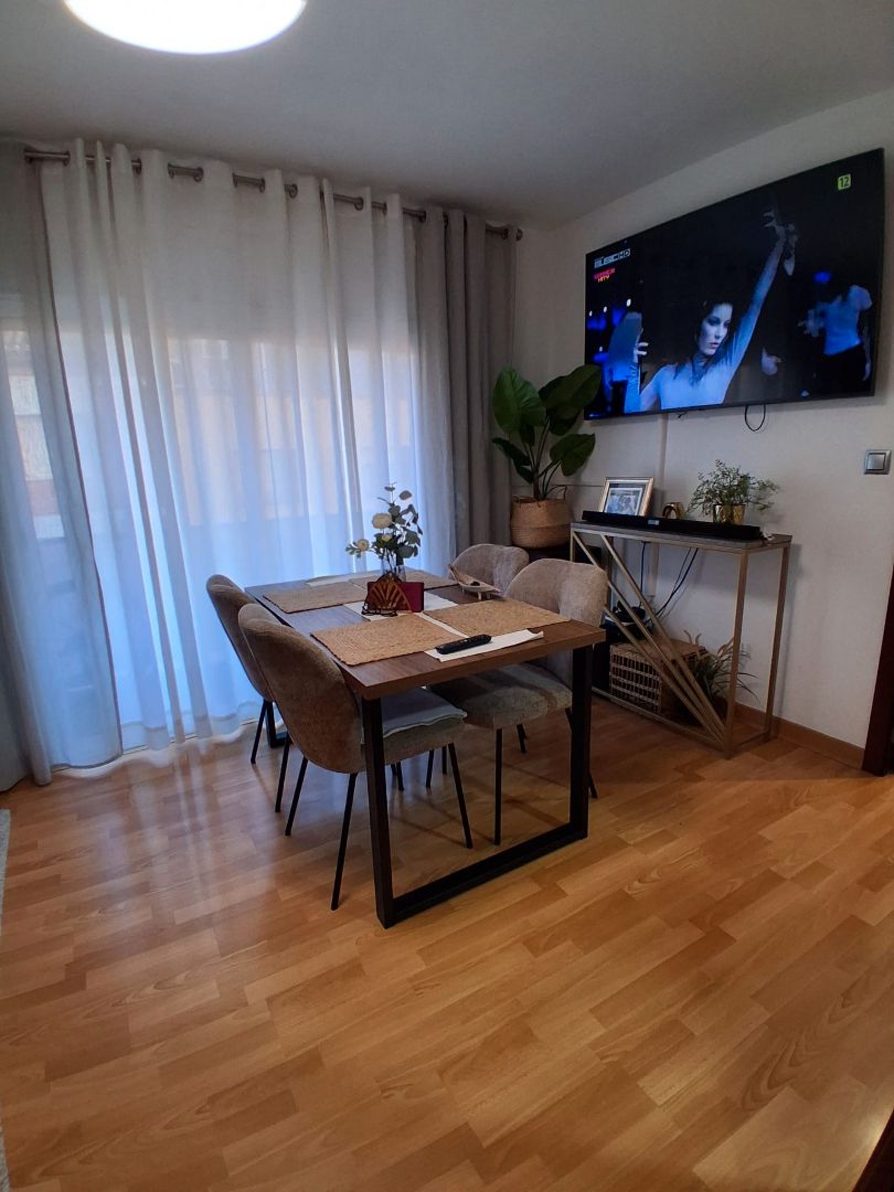 Menjador de Pis en venda en Rubí amb Calefacció, Parquet i Forn