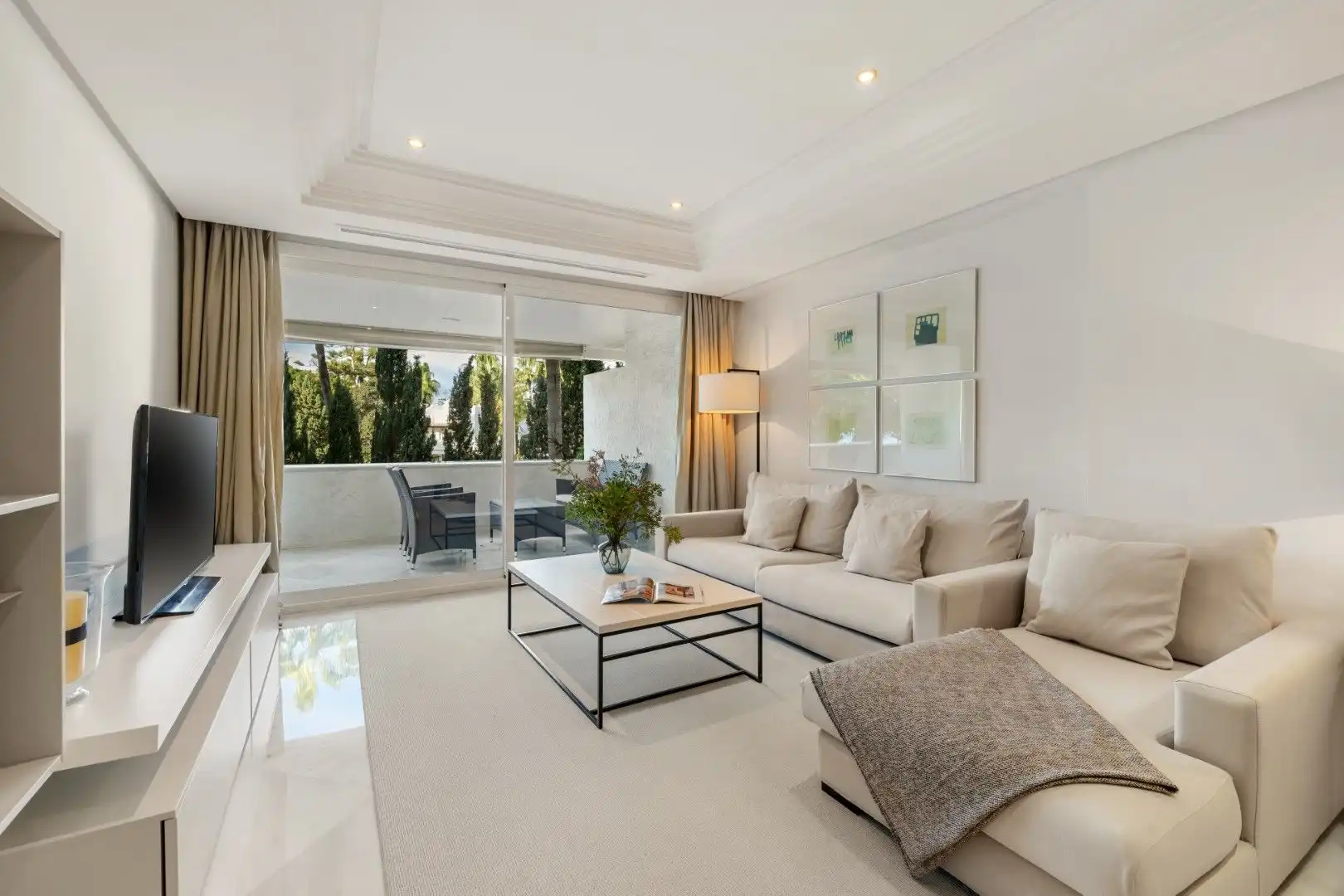 Sala d'estar de Apartament en venda en Marbella amb Aire condicionat, Calefacció i Terrassa