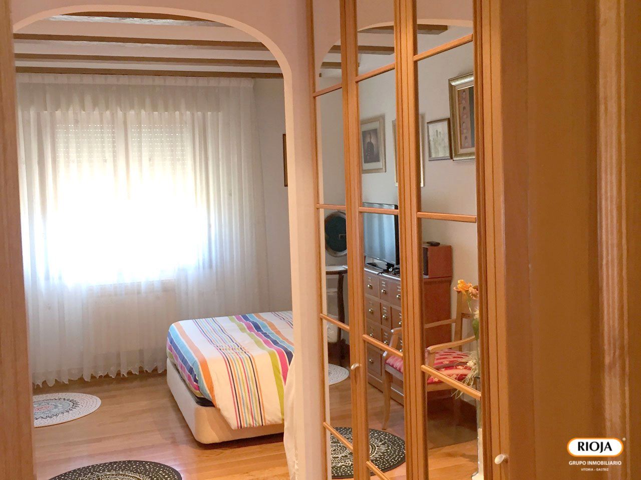 Dormitori de Casa o xalet en venda en Condado de Treviño amb Calefacció, Jardí privat i Moblat