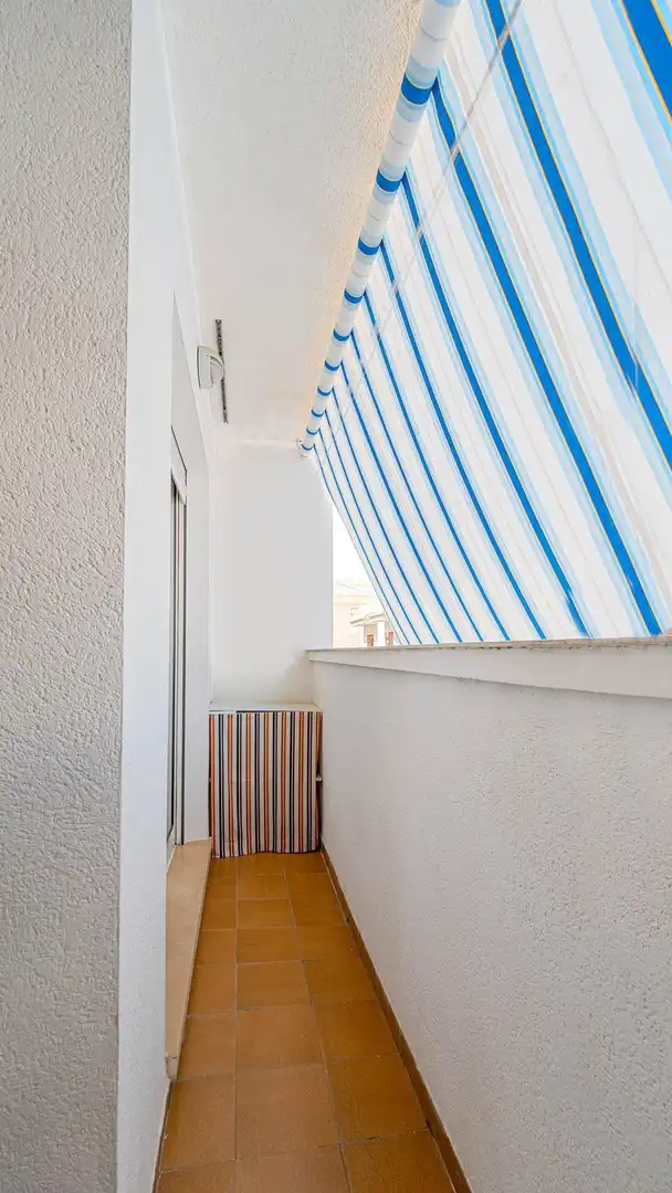 Terrassa de Apartament en venda en Torrevieja amb Moblat i Balcó