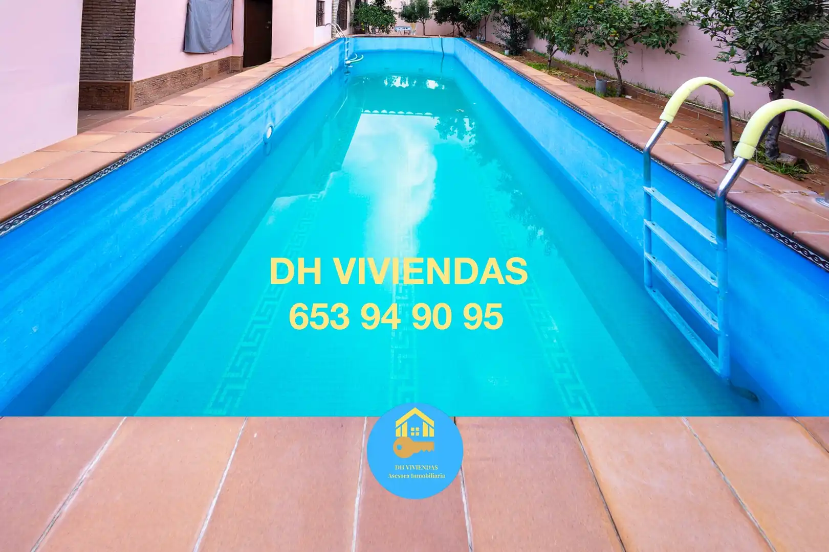 Swimming pool of Houses for sale in Dos Hermanas  with Air Conditioner, Private garden and Terrace