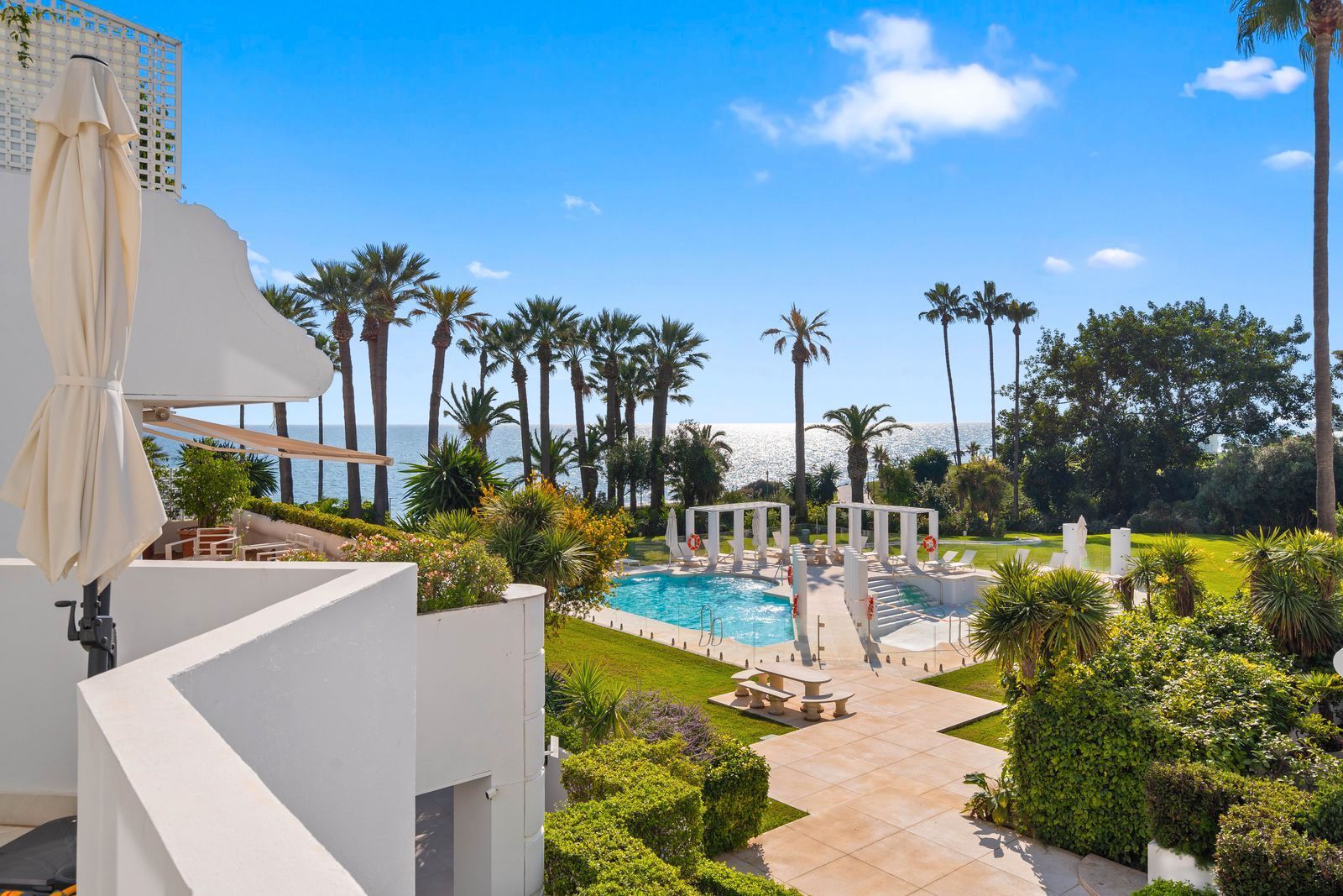 Garden of Flat for sale in Estepona  with Air Conditioner, Terrace and Furnished