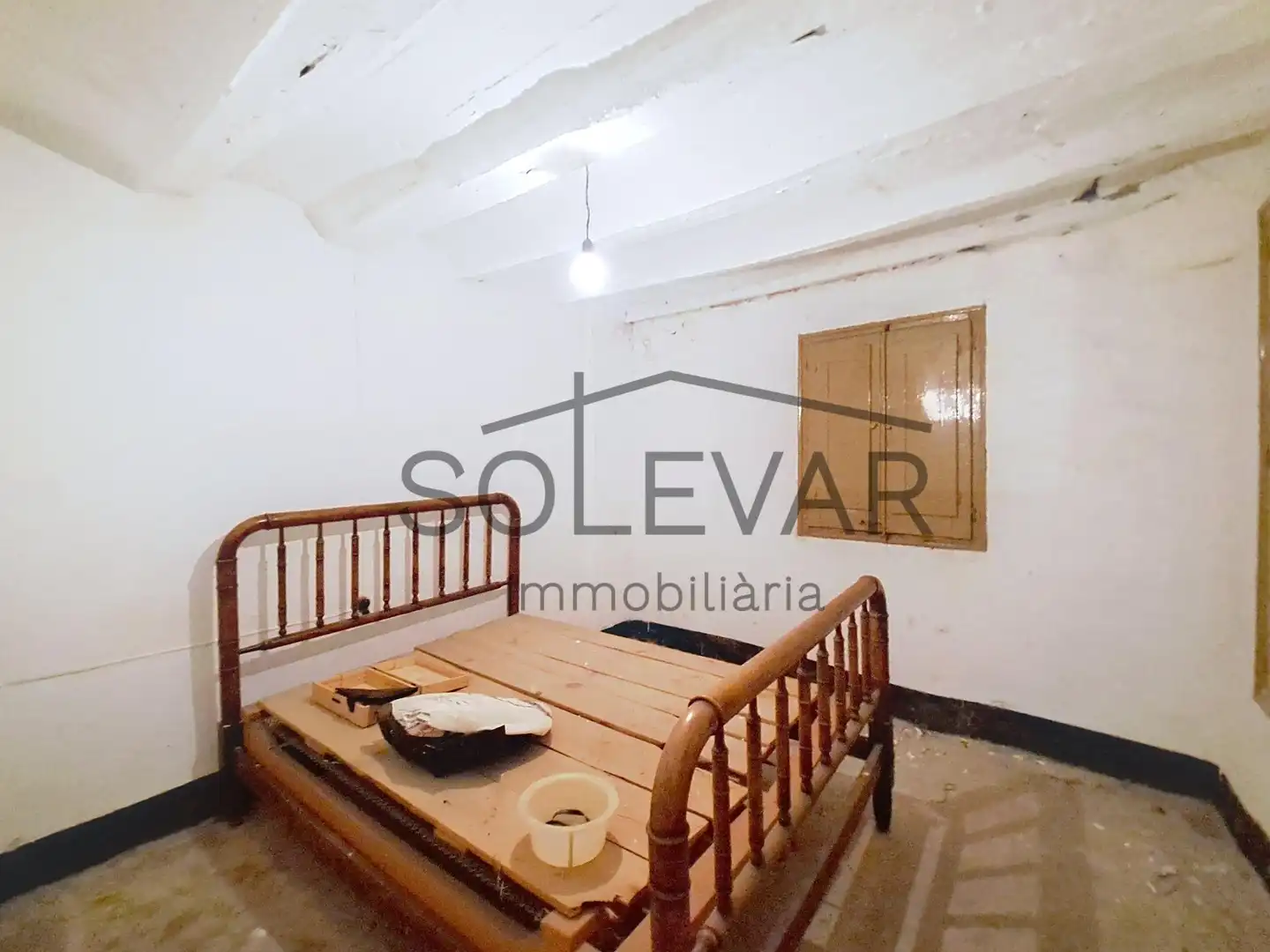 Casa adosada en venda en Tremp amb Traster