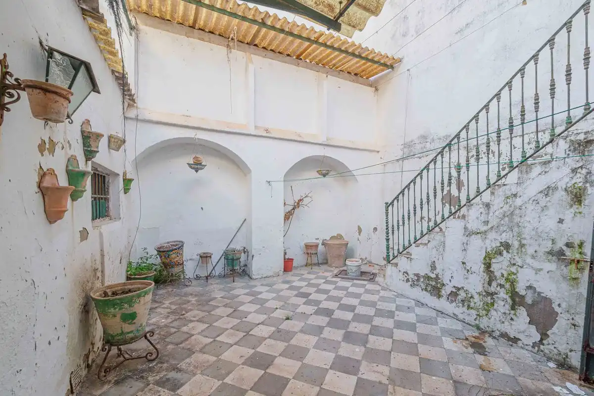 Houses for sale in Arahal  with Heating