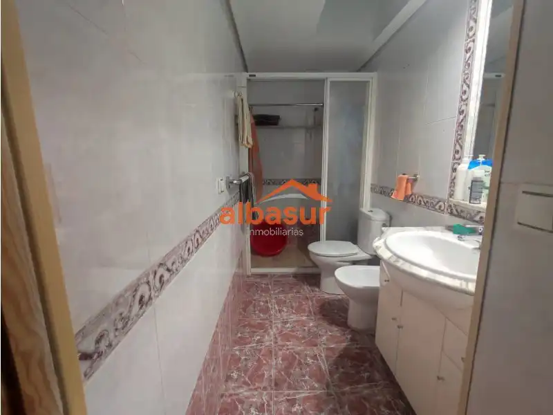 Bany de Casa o xalet en venda en Córdoba amb Aire condicionat, Calefacció i Terrassa