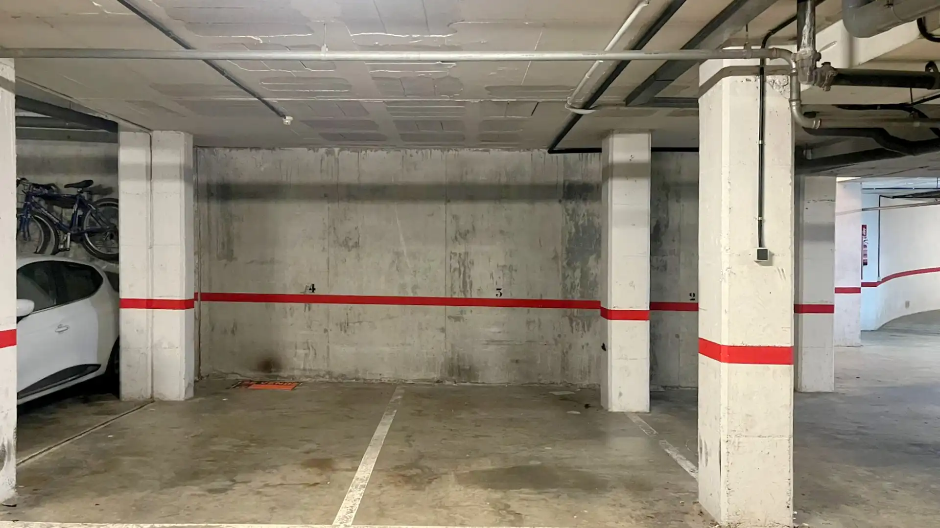 Parkplatz von Wohnung zum Verkauf in Sant Feliu de Llobregat mit Klimaanlage, Heizung und Parkett