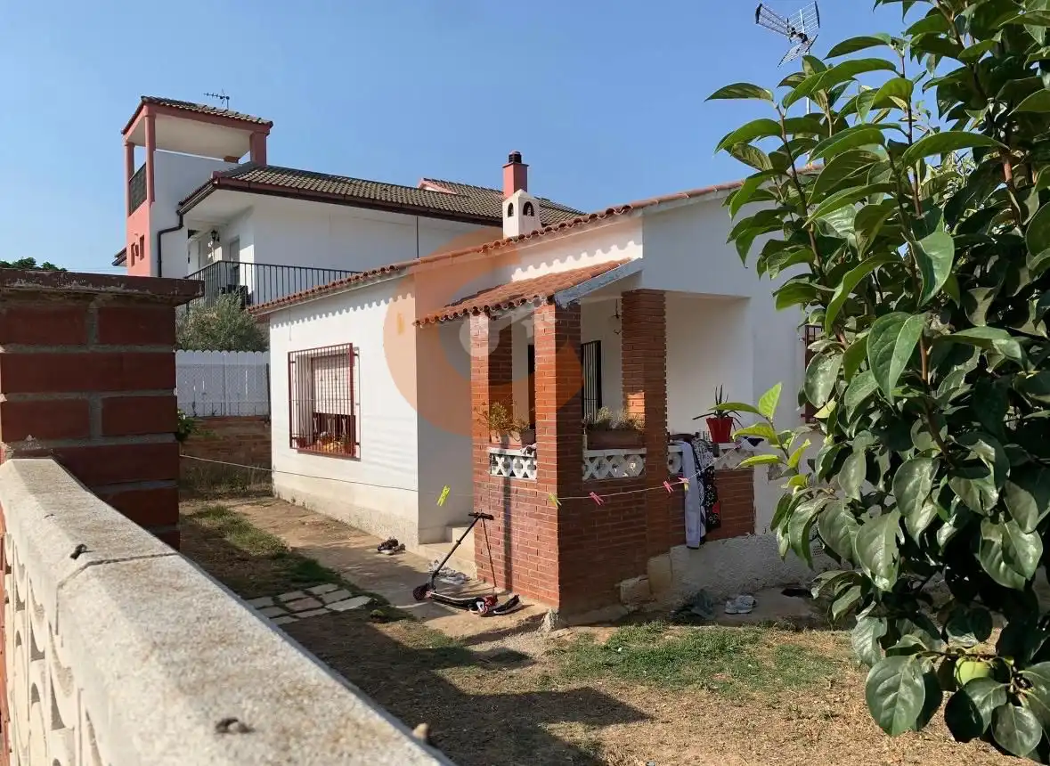 Casa amb jardí en venda a Santa Oliva, imagen 4