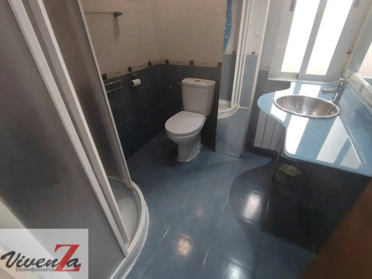 Bany de Pis en venda en Zamora Capital  amb Calefacció, Moblat i Balcó