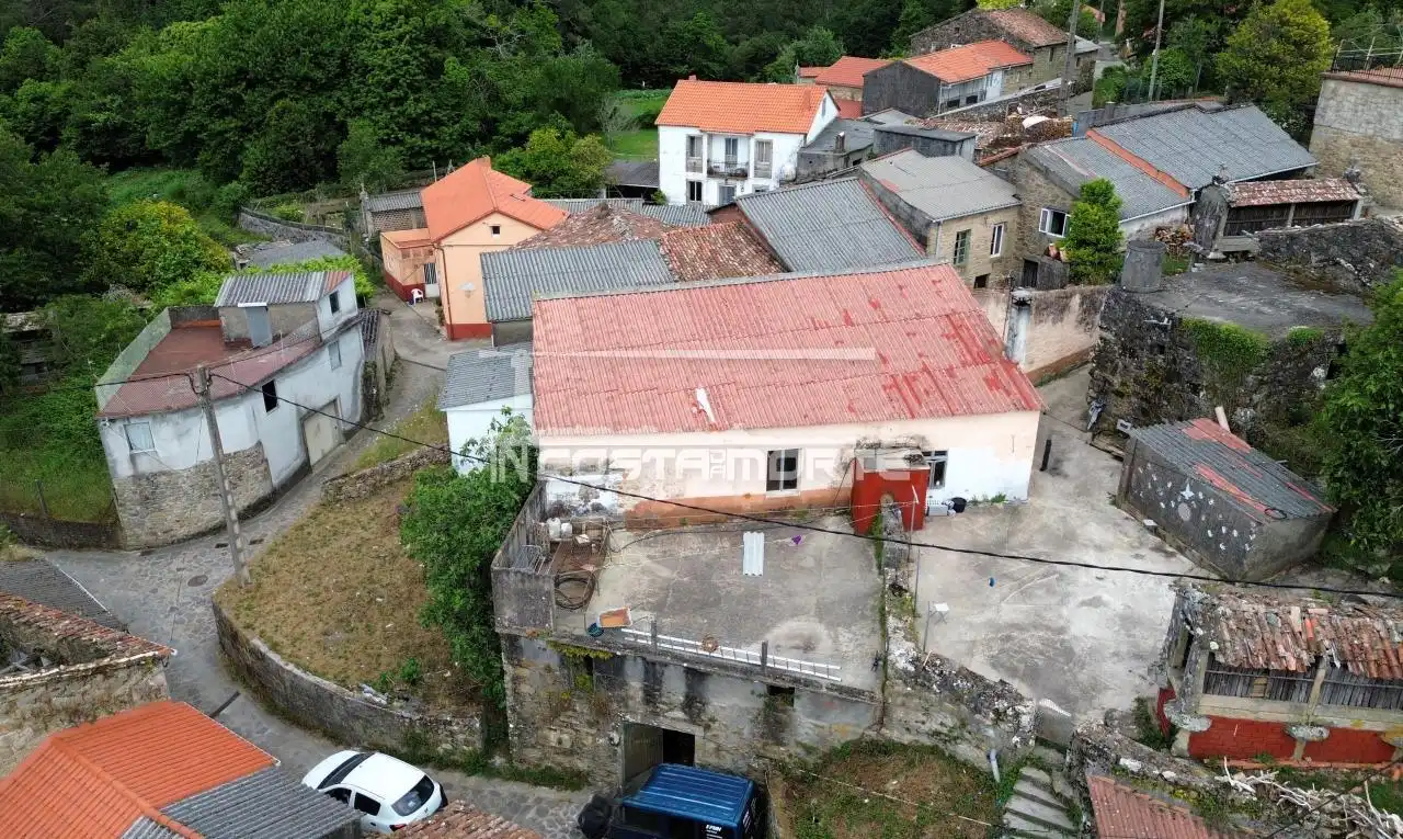 Außenansicht von Haus oder Chalet zum Verkauf in Outes