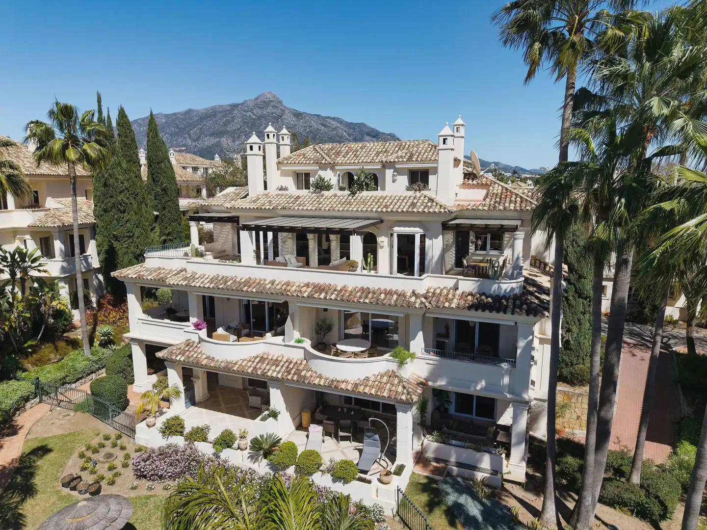 Exterior view of Attic for sale in Marbella  with Air Conditioner, Terrace and Storage room