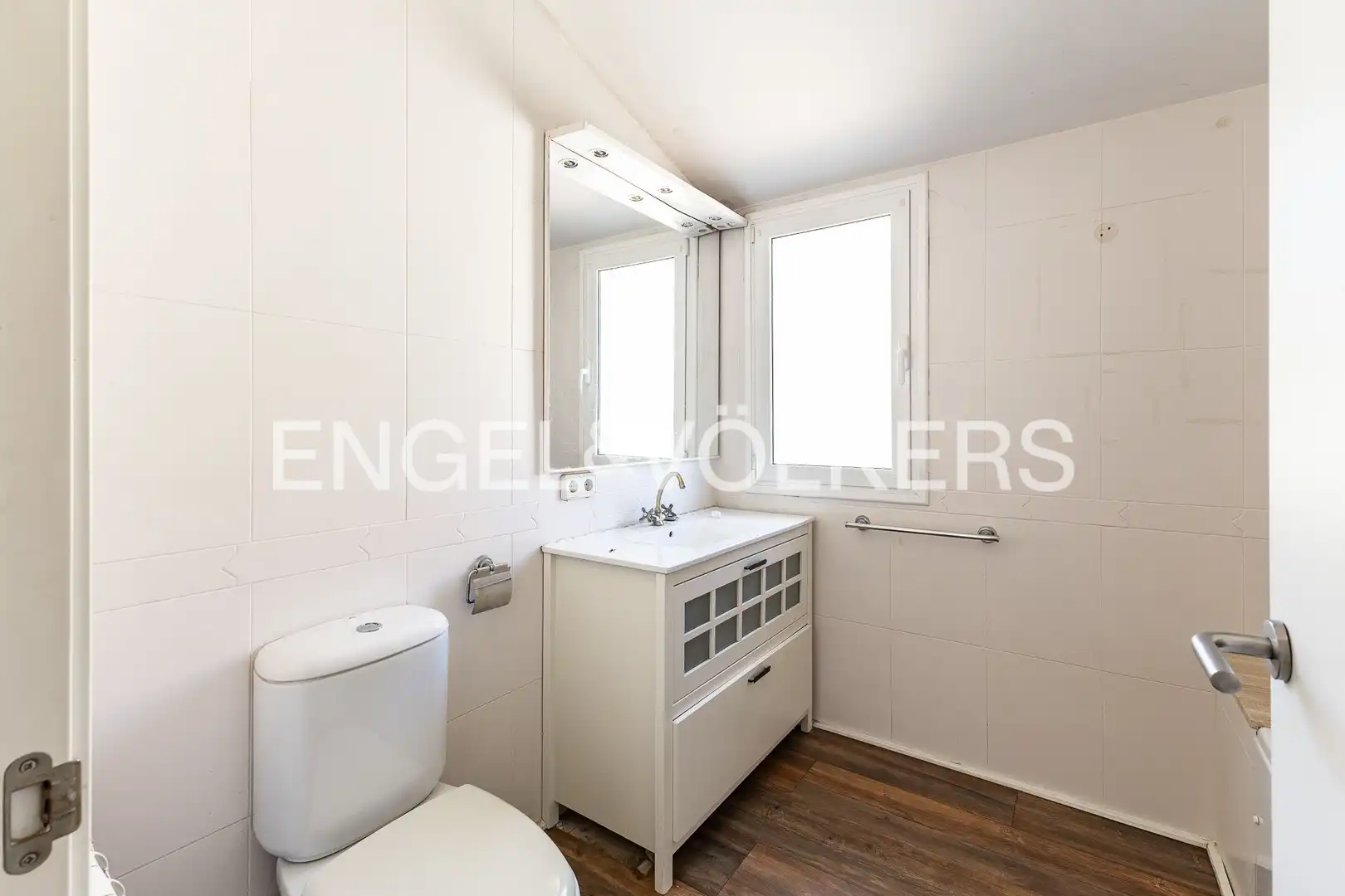 Baño de Piso en venta en Tona con Aire acondicionado, Calefacción y Parquet