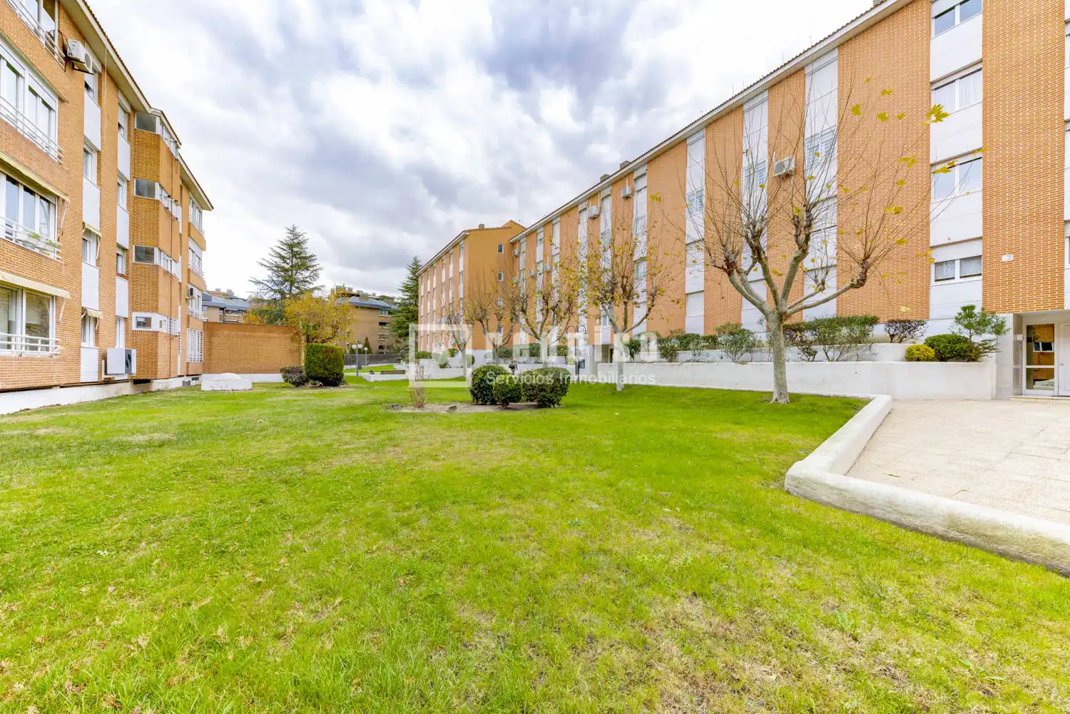 Exterior view of Flat for sale in Pozuelo de Alarcón  with Heating, Private garden and Parquet flooring