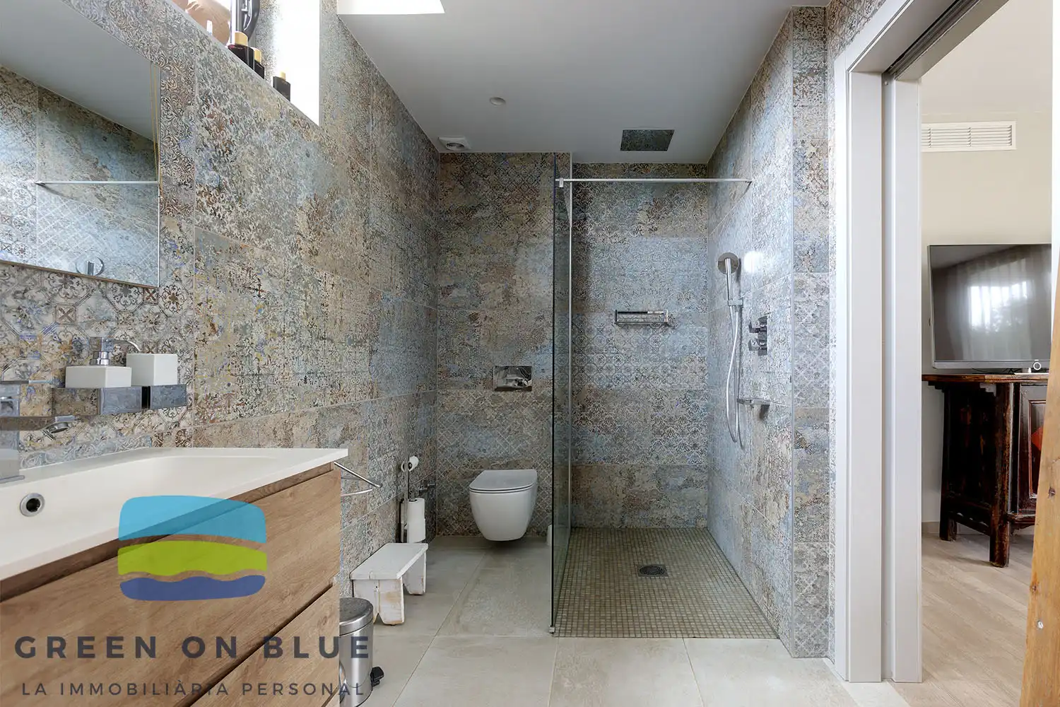 Bathroom of Houses for sale in Peralada  with Air Conditioner, Oven and Washing machine